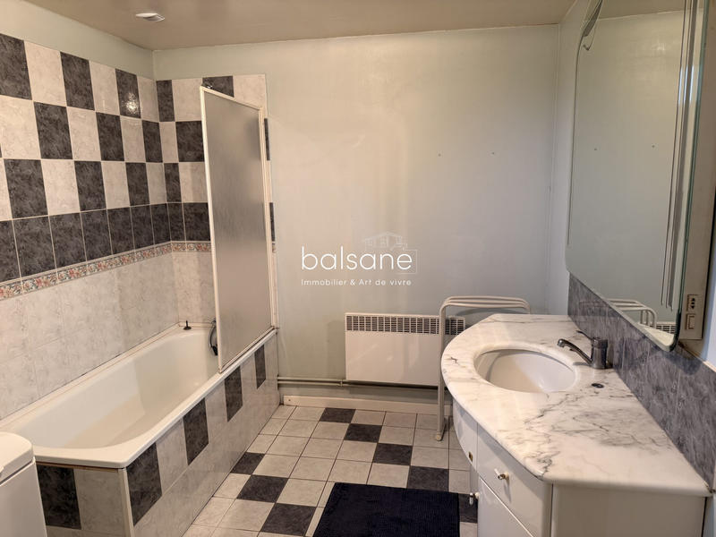 Maison - 83 m² - 5 pièces