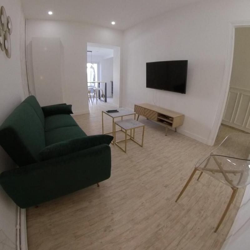 Maison - 12 m² - 6 pièces