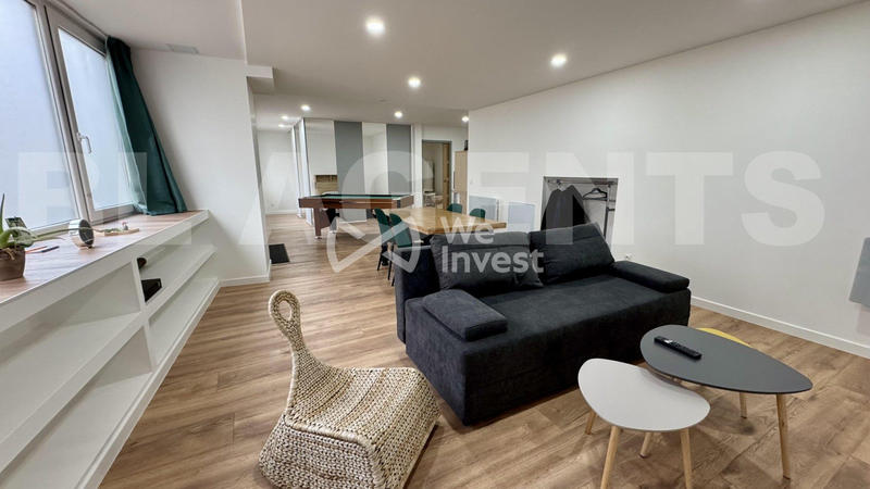 Maison - 235 m² - 9 pièces