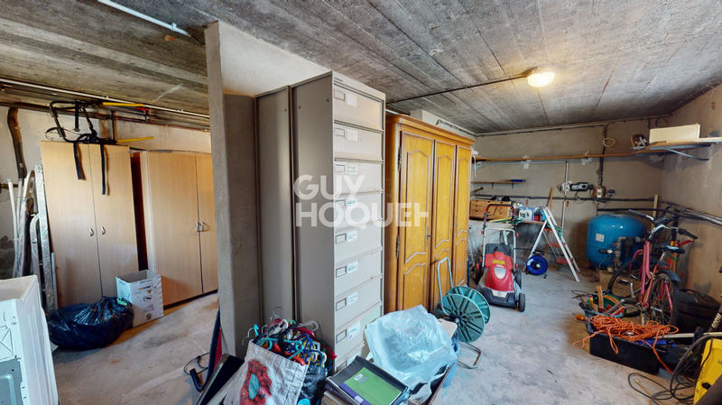 Maison - 220 m² - 5 pièces