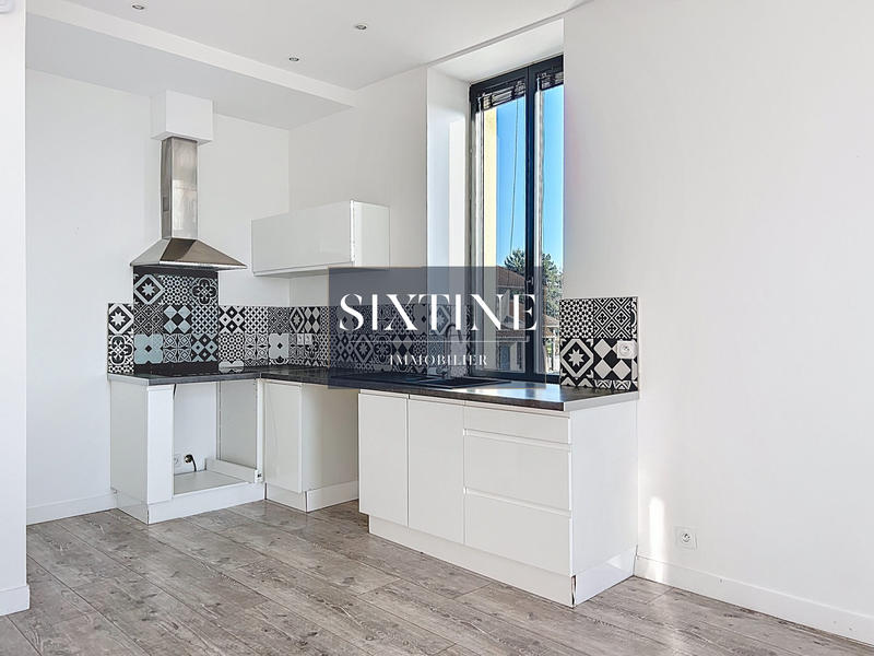 Appartement - 80 m² - 5 pièces