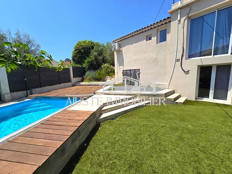 Maison - 100 m² - 5 pièces