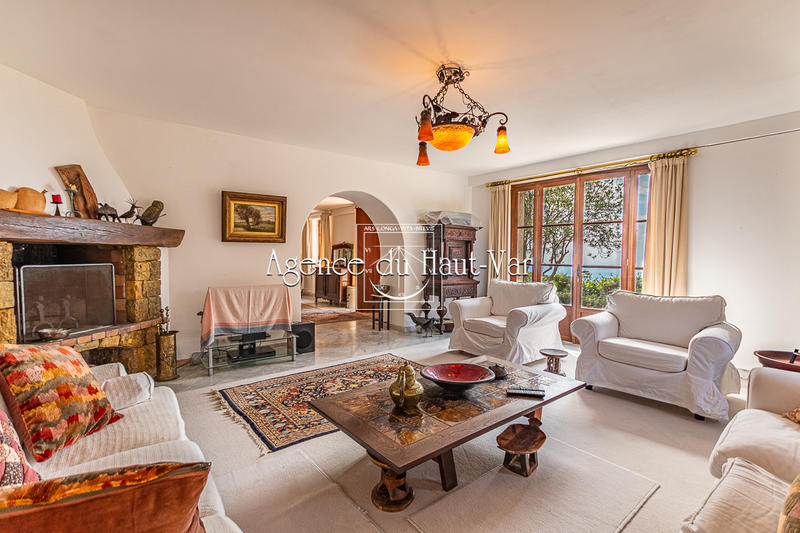 Propriété - 477 m² - 8 pièces