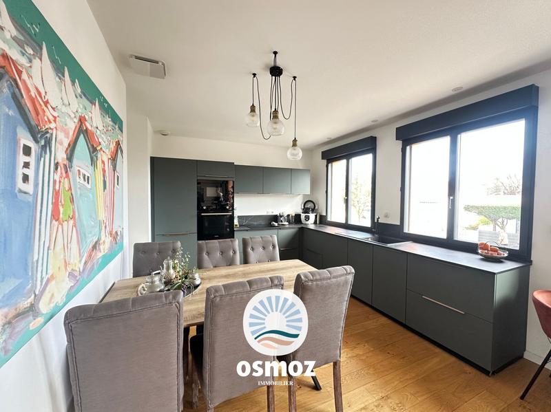 Maison traditionnelle - 121 m² - 6 pièces