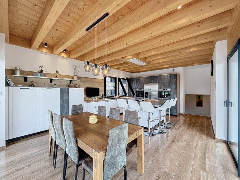 Maison - 437 m² - 14 pièces