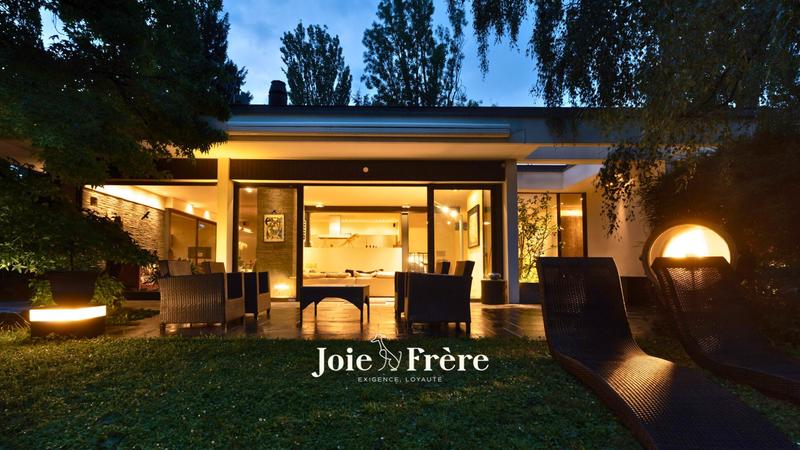 Maison ancienne - 366 m² - 7 pièces