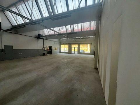 Local commercial - 200 m²