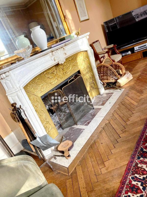 Demeure - 230 m² - 9 pièces