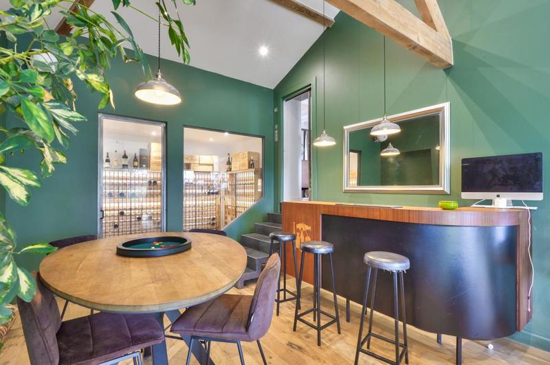 Maison - 285 m² - 6 pièces