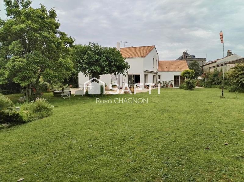 Maison - 224 m² - 11 pièces