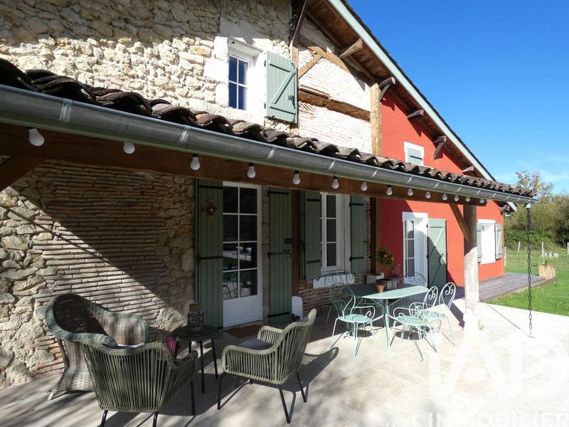 Maison - 259 m² - 9 pièces
