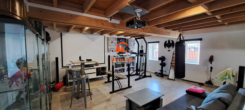 Maison - 190 m² - 8 pièces