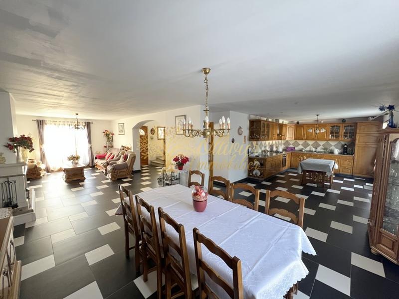 Pavillon - 154 m² - 8 pièces