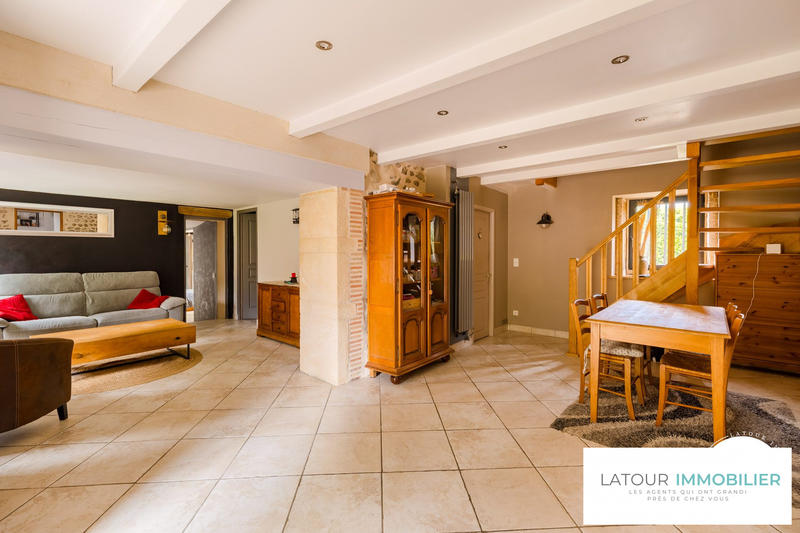 Maison - 220 m² - 10 pièces