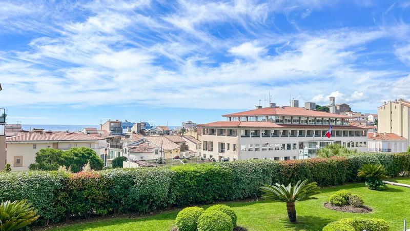 Appartement - 141 m² - 5 pièces