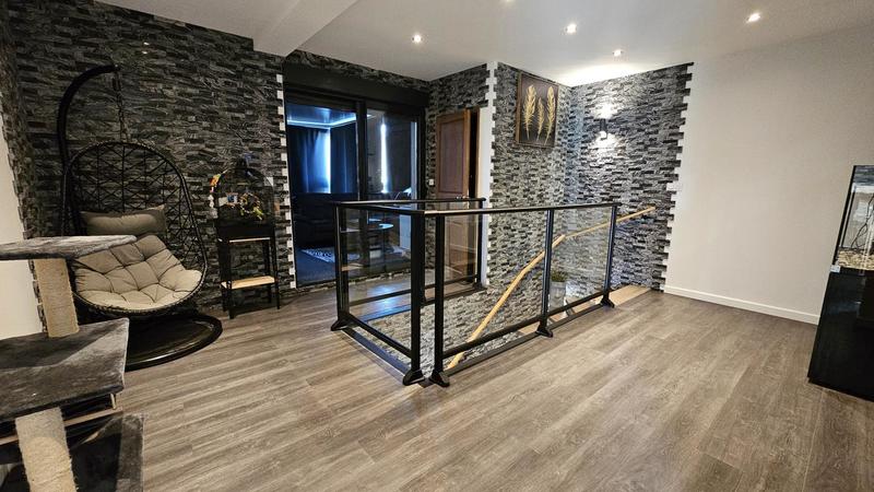 Maison - 203 m² - 7 pièces