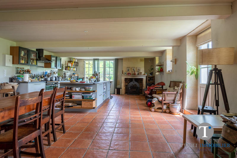 Maison - 530 m² - 10 pièces