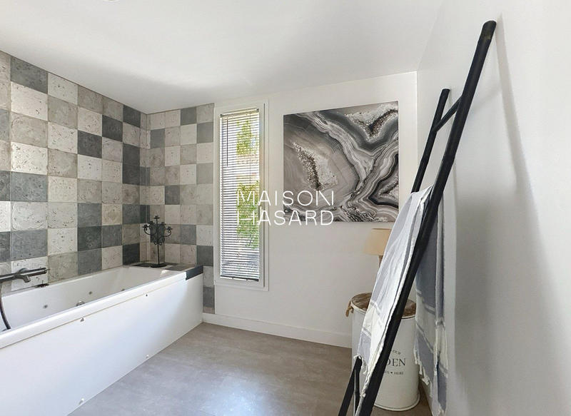 Maison contemporaine - 189 m² - 8 pièces