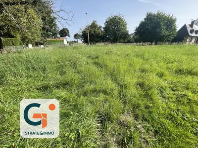 Terrain constructible - 1 050 m²
