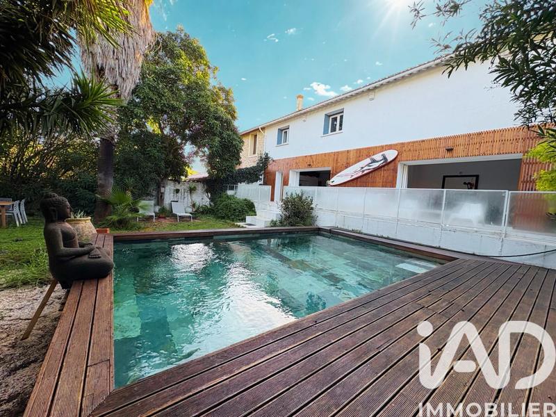 Maison - 200 m² - 7 pièces