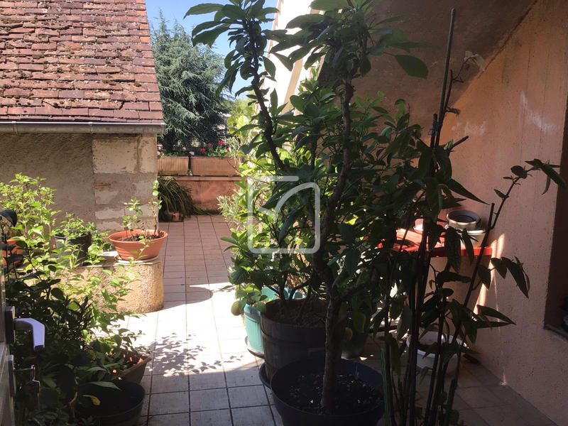 Maison - 397 m² - 17 pièces
