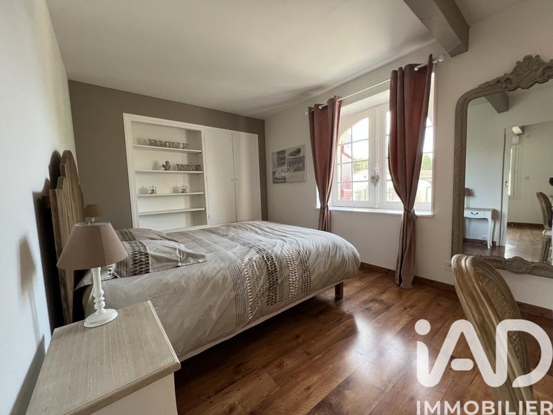 Maison - 335 m² - 12 pièces