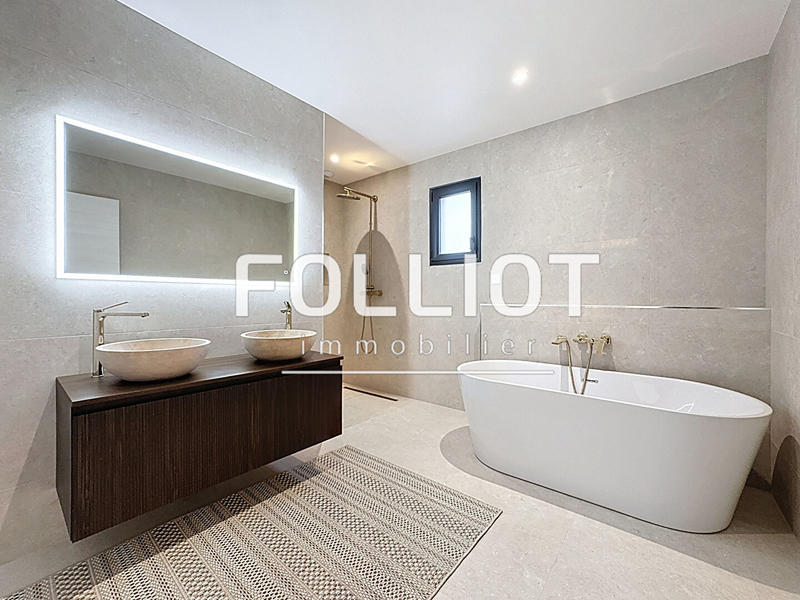 Maison - 147 m² - 6 pièces