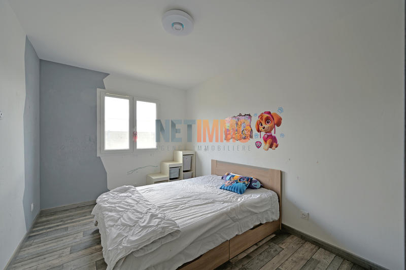 Villa - 100 m² - 5 pièces