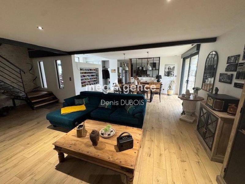 Maison - 360 m² - 10 pièces