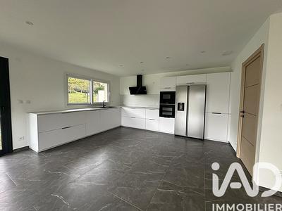 Maison - 123 m² - 5 pièces