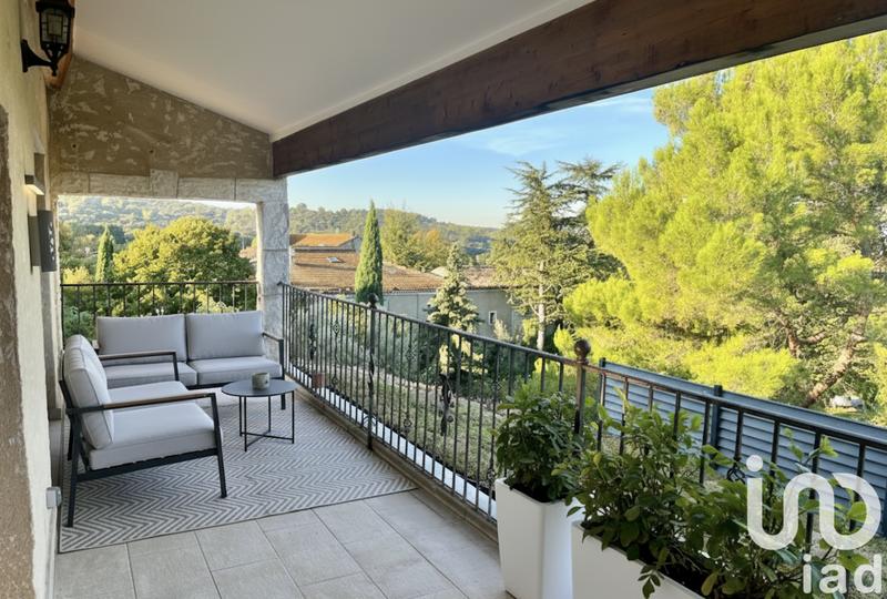 Maison - 225 m² - 6 pièces