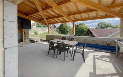 Maison en pierre - 341 m² - 12 pièces