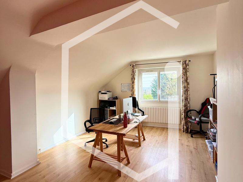 Propriété - 290 m² - 18 pièces