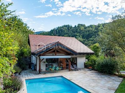 Maison - 190 m² - 8 pièces