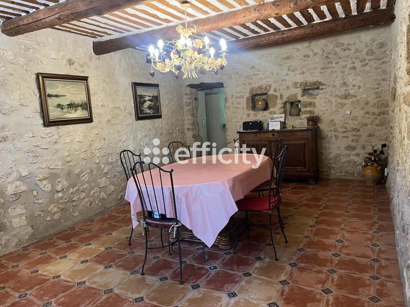 Mas - 300 m² - 10 pièces