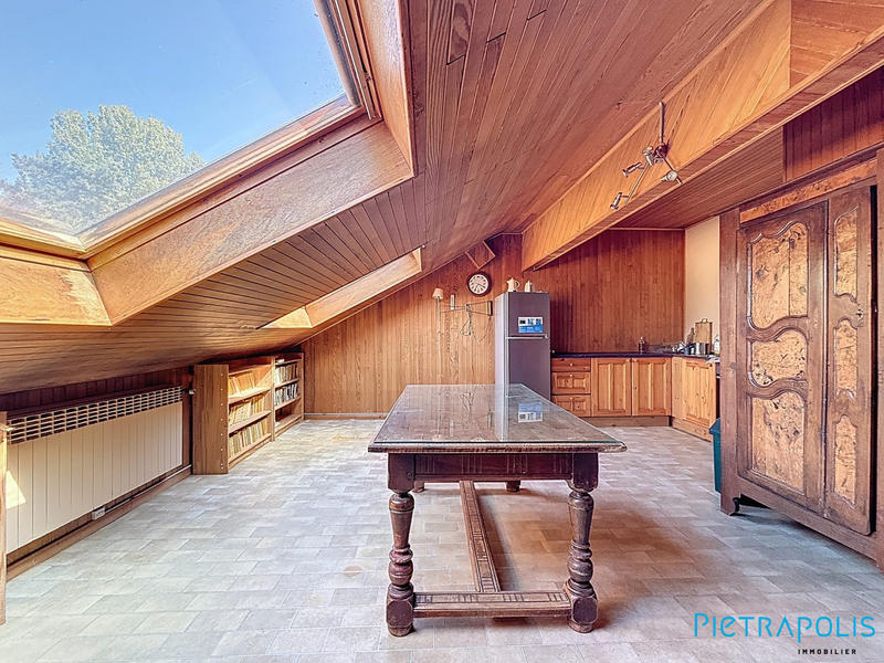 Maison - 850 m² - 12 pièces