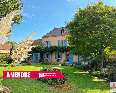 Maison - 248 m² - 8 pièces