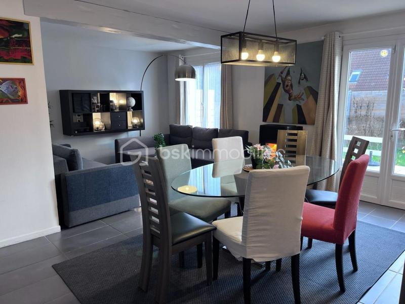 Maison traditionnelle - 93 m² - 6 pièces