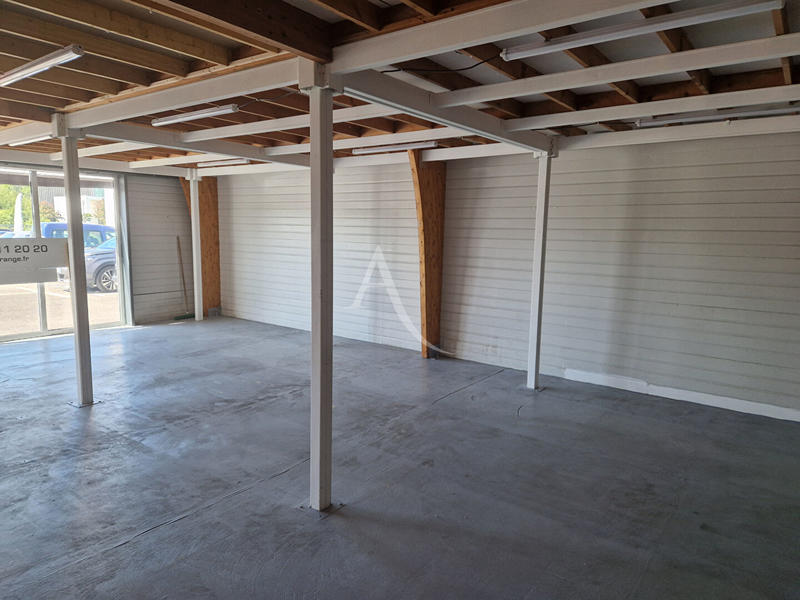 Local commercial - 187 m²