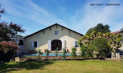 Maison - 285 m² - 9 pièces