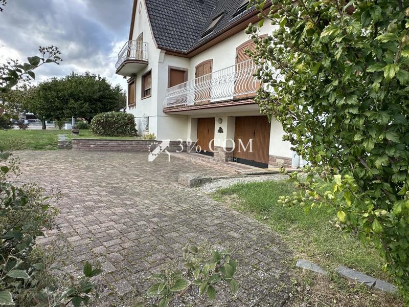 Maison - 200 m² - 8 pièces