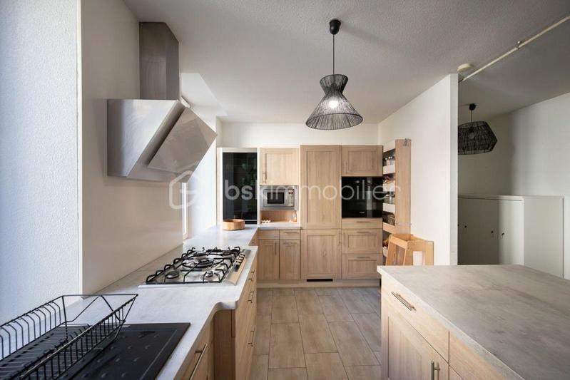 Appartement - 95 m² - 6 pièces