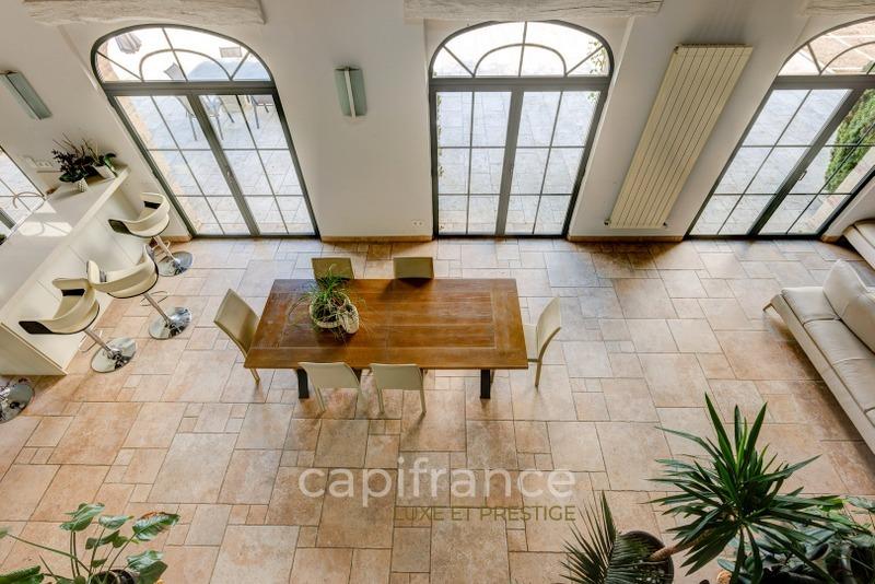 Demeure - 352 m² - 10 pièces