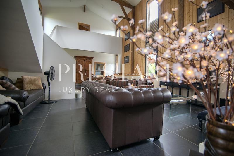 Maison - 421 m² - 10 pièces