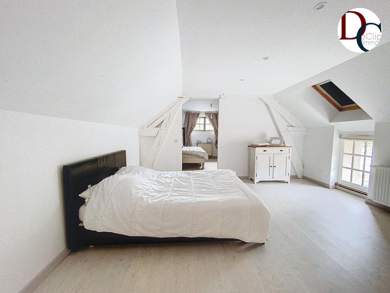 Maison - 465 m² - 13 pièces