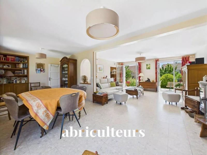 Maison - 186 m² - 7 pièces