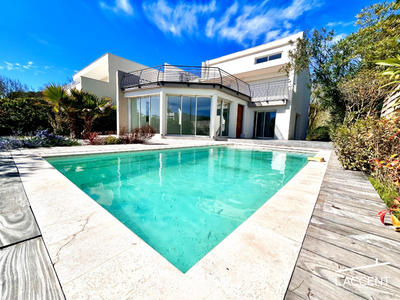 Maison - 191 m² - 6 pièces