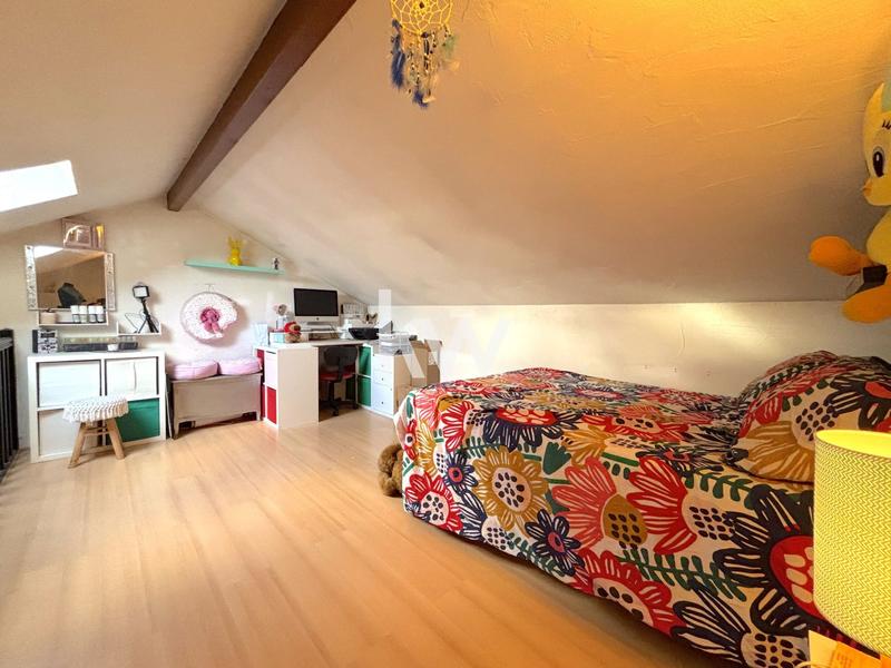 Appartement - 77 m² - 77 pièces