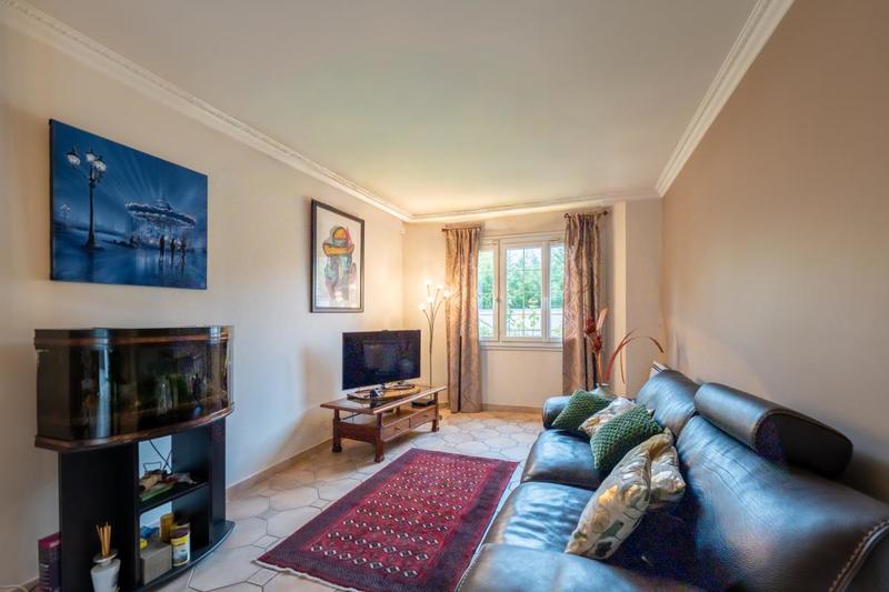 Maison - 200 m² - 9 pièces