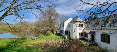 Maison - 300 m² - 10 pièces